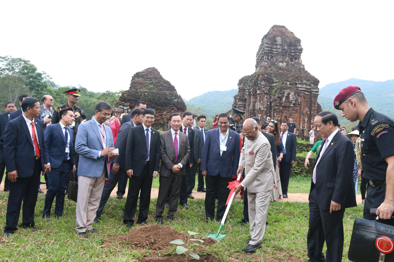 Hình ảnh Tổng thống Ấn Độ và Phu nhân thăm Bảo tàng Điêu khắc Chăm và Thánh địa Mỹ Sơn 