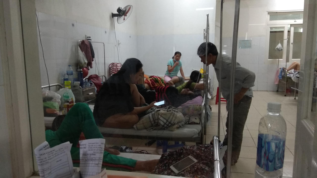 Sốt xuất huyết tăng đột biến ở Đà Nẵng, bệnh nhân phải chung giường, nằm hành lang