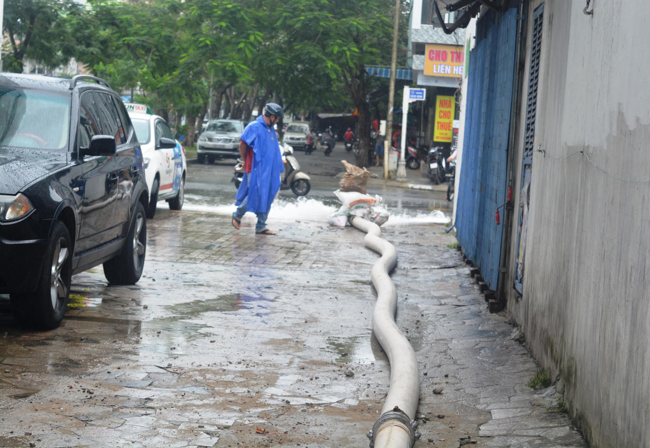 Miền Trung: 4 người chết và mất tích, hàng nghìn nhà dân bị ngập do mưa lũ 