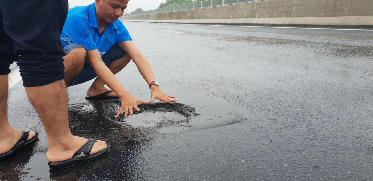 VEC lên tiếng về ổ gà xuất hiện sau mưa lớn trên cao tốc Đà Nẵng - Quảng Ngãi