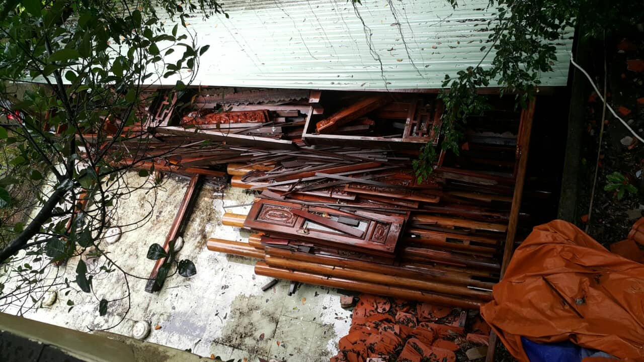 Hình ảnh tháo dỡ phần còn lại biệt phủ xây trái phép dưới chân núi Hải Vân