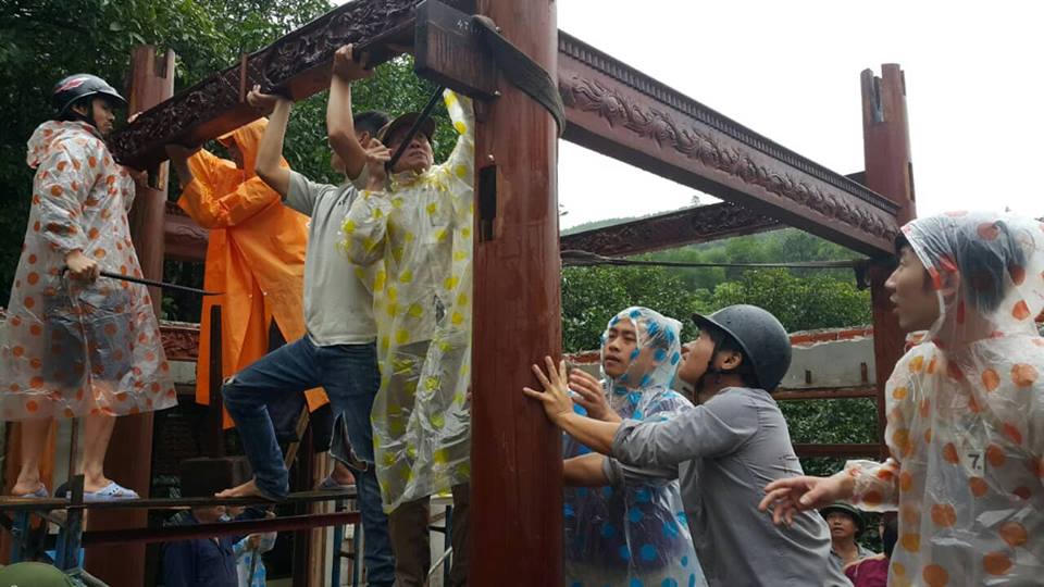 Hình ảnh tháo dỡ phần còn lại biệt phủ xây trái phép dưới chân núi Hải Vân