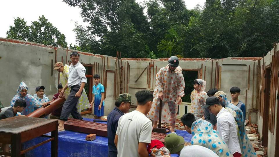 Hình ảnh tháo dỡ phần còn lại biệt phủ xây trái phép dưới chân núi Hải Vân