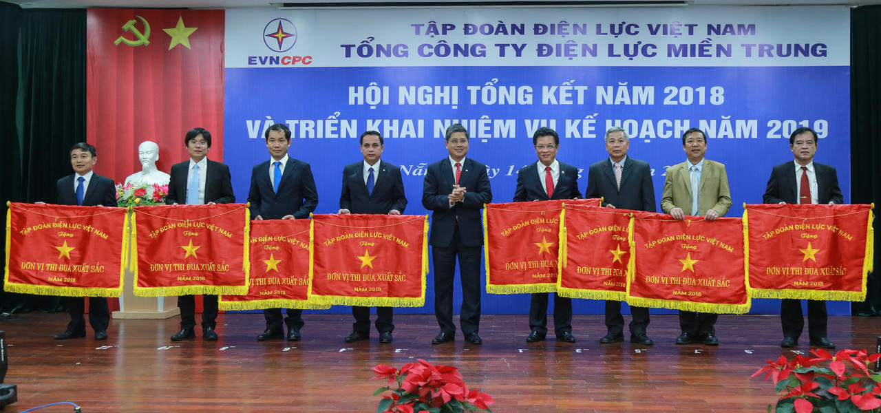 EVNCPC: 100% số huyện và xã đất liền có điện lưới Quốc gia