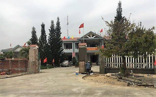 Khởi tố nguyên chủ tịch xã bán đất nghĩa trang trái phép 