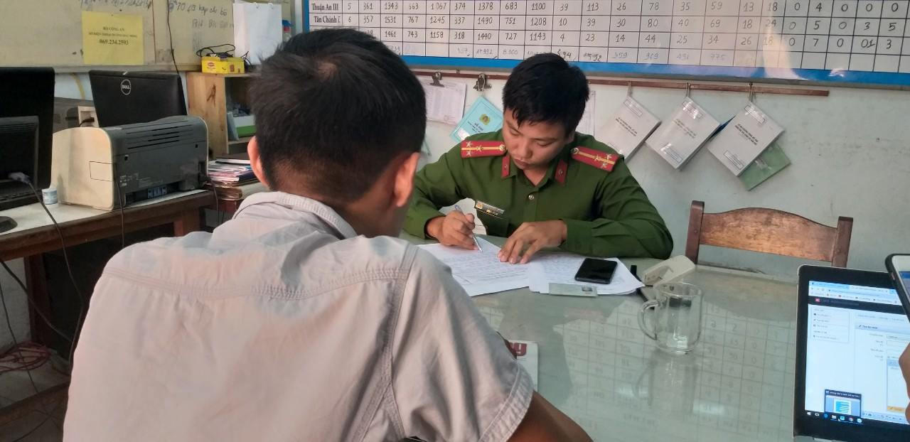 Phóng viên bị đánh khi quay clip hiện trường tai nạn giao thông 