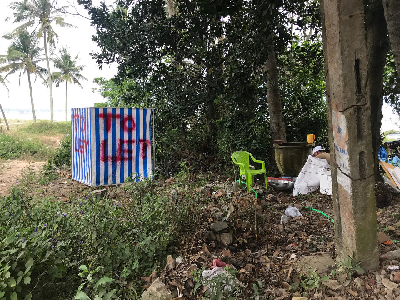 Chấn chỉnh việc lều quán mọc trái phép ở biển Nam Ô