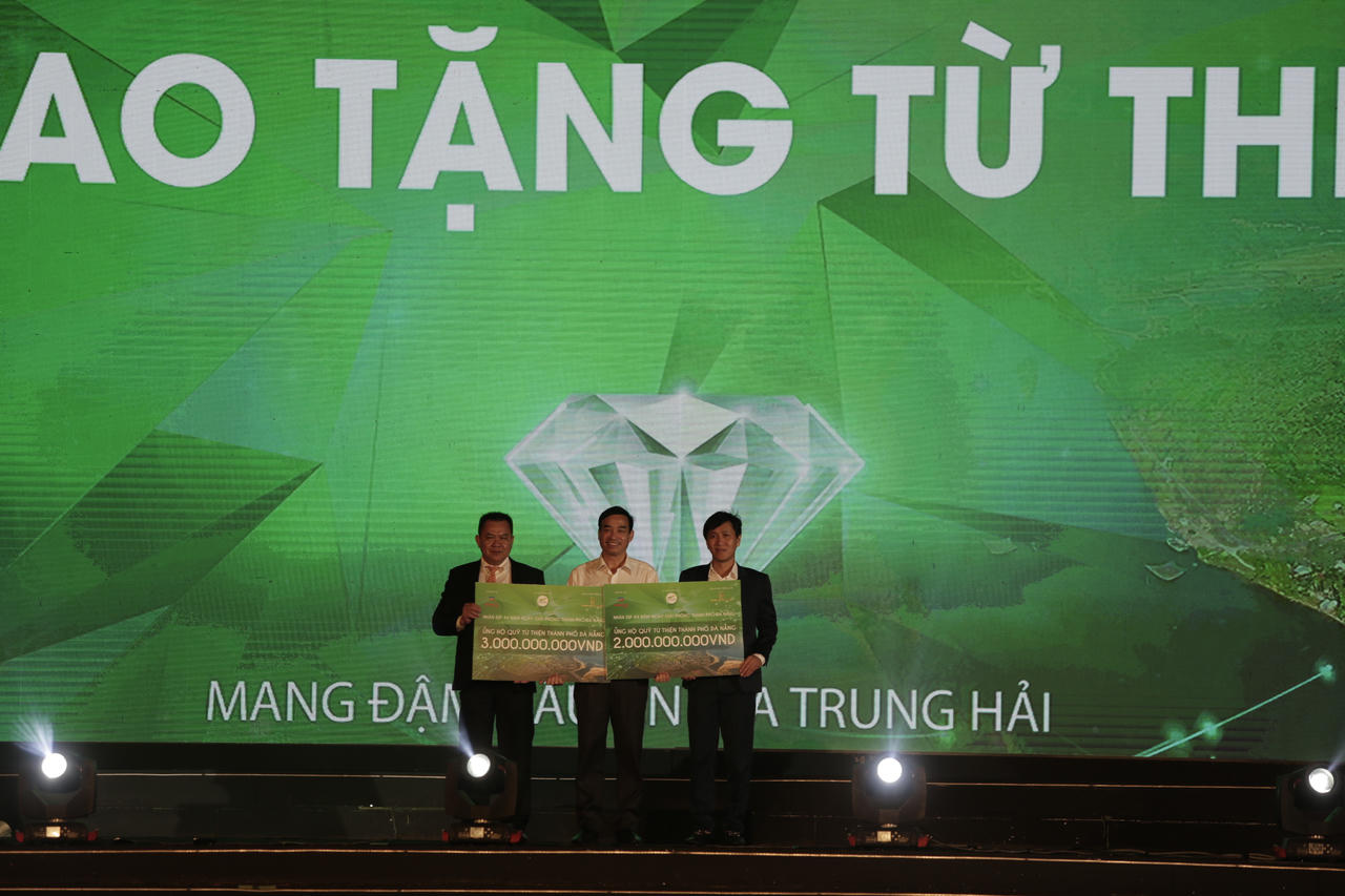 Bùng nổ đêm nhạc quy tụ dàn sao khủng ra mắt BĐS