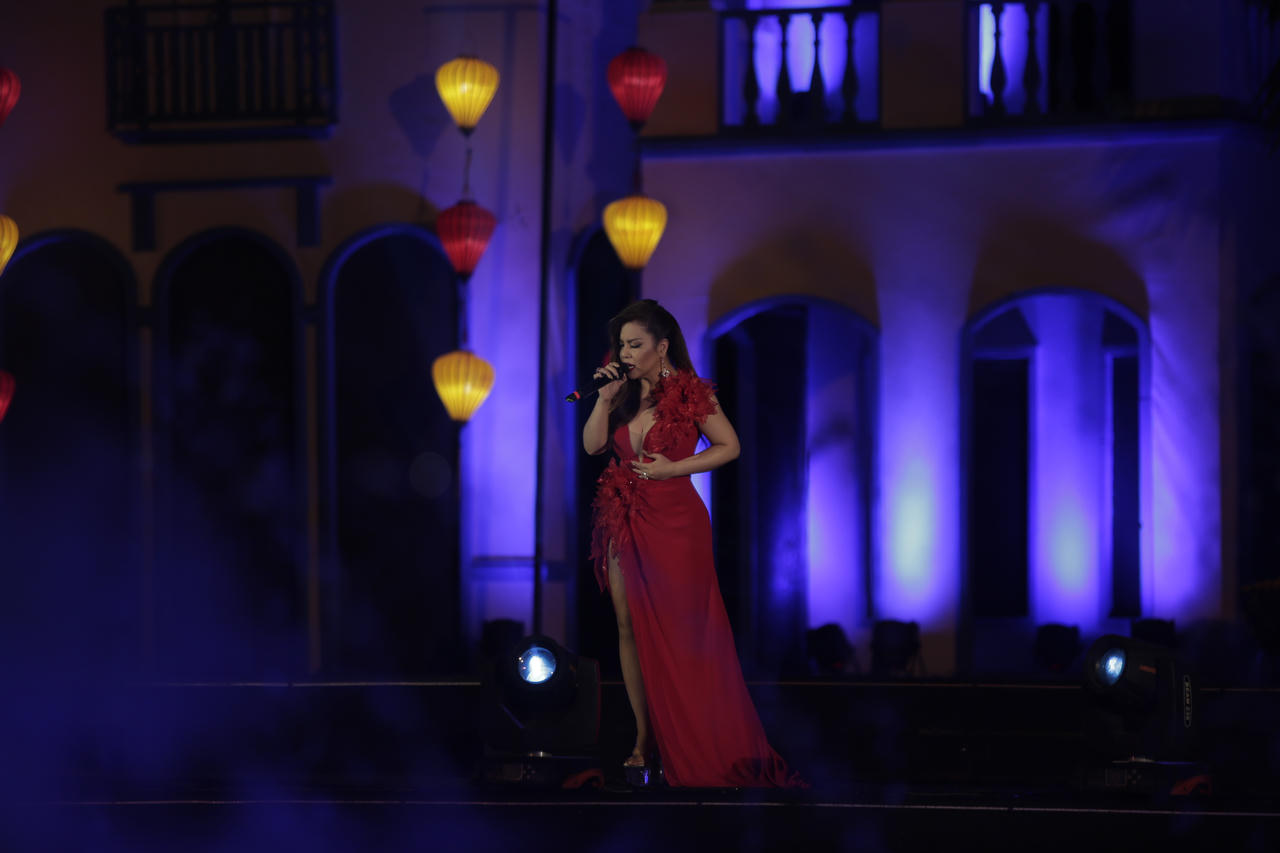 Bùng nổ đêm nhạc quy tụ dàn sao khủng ra mắt BĐS