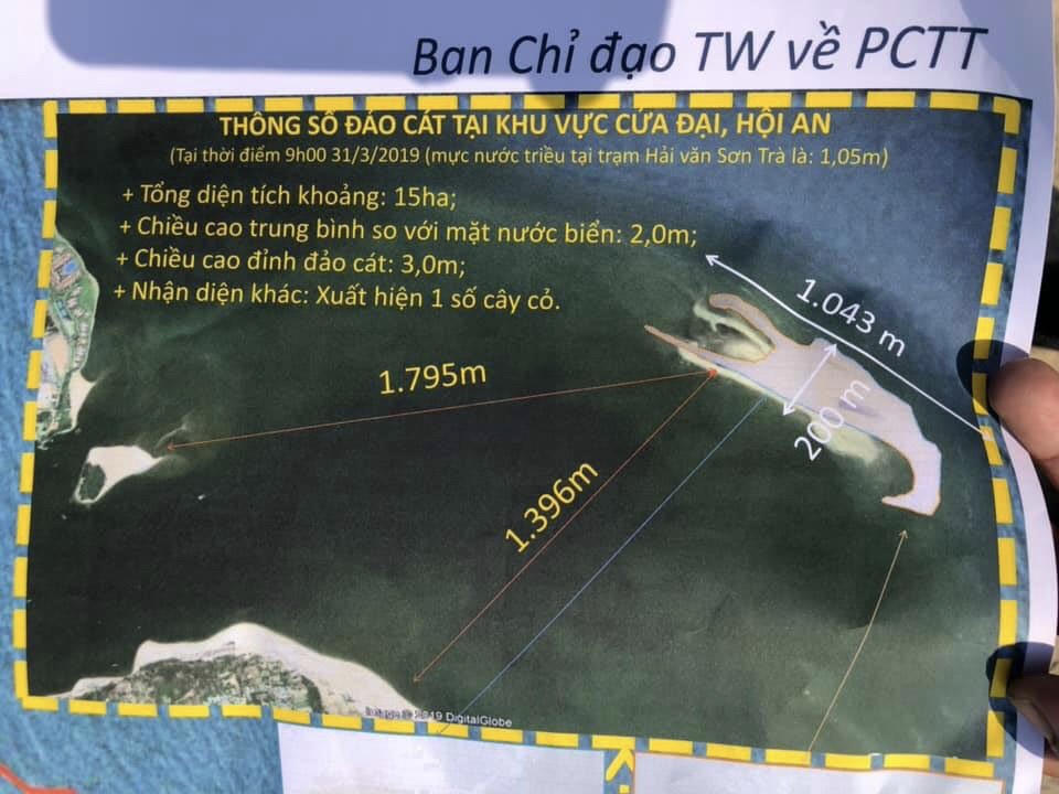 Tìm cách xử lý cồn cát 'khủng' nổi bất thường ở biển Hội An