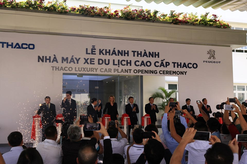 Thaco ra mắt mẫu xe đa dụng châu Âu Peugeot Traveller 