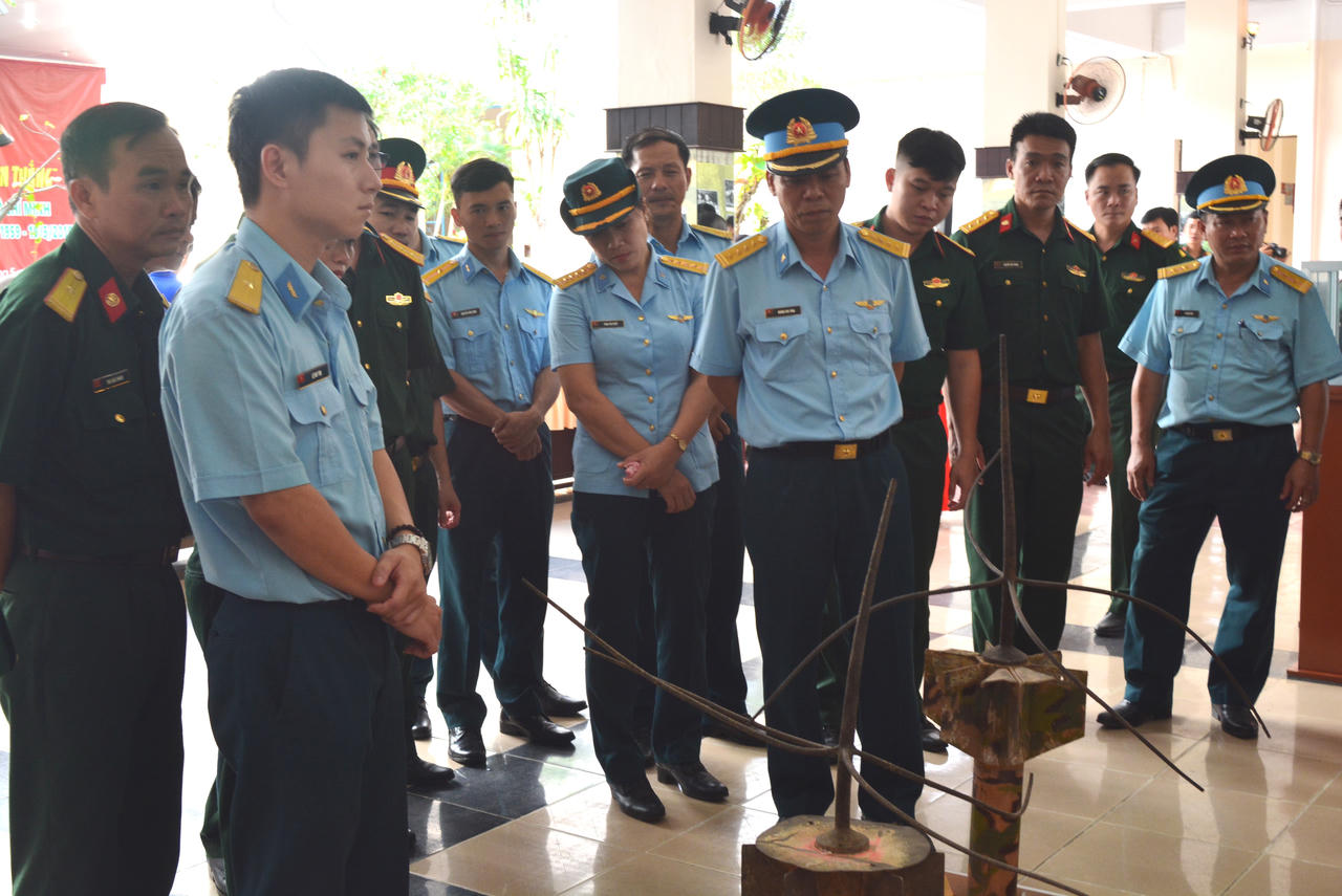 180 hình ảnh tư liệu, hiện vật lịch sử tái hiện “Đường Trường Sơn, Đường chiến thắng”