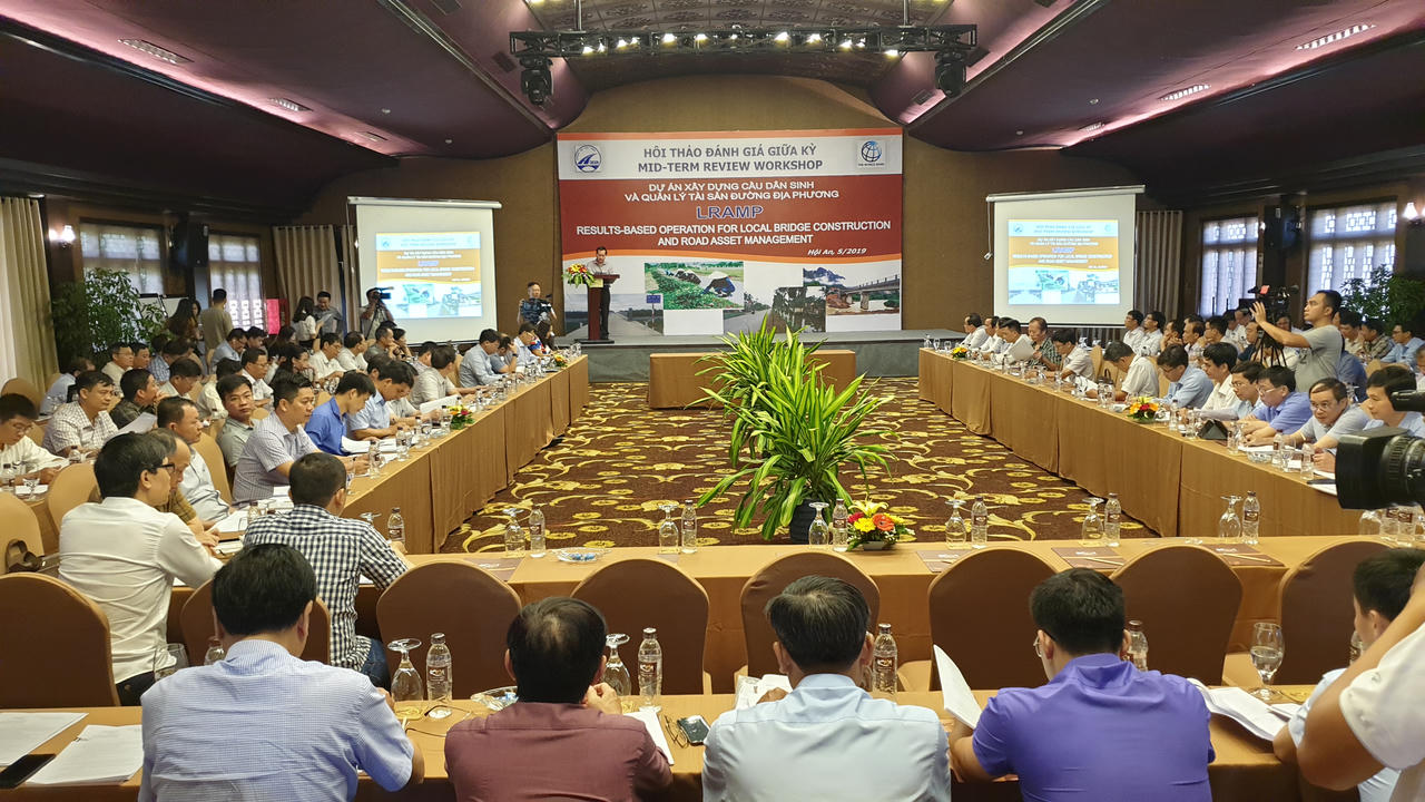Dự án xây dựng cầu dân sinh và quản lý tài sản đường địa phương hiện nay ra sao?