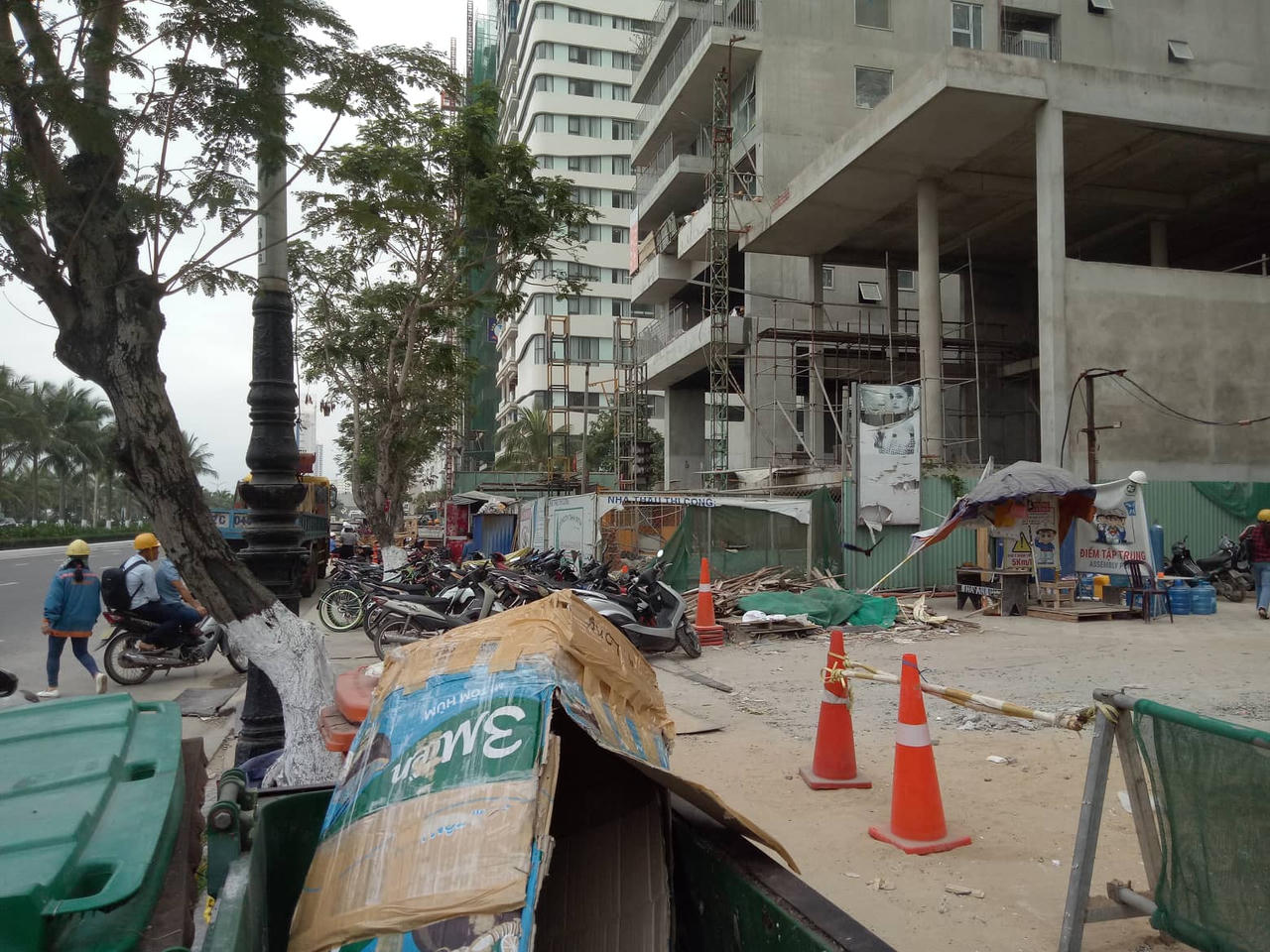 Loạt nhà hàng, quán ăn ven biển Đà Nẵng xây dựng không phép