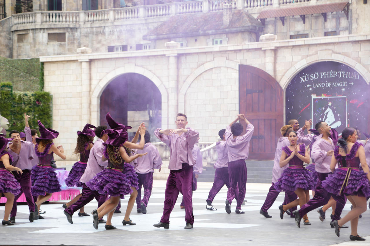 Hơn 300 tỉ đồng đầu tư để ra mắt show diễn Vũ hội Ánh Dương tại Đà Nẵng