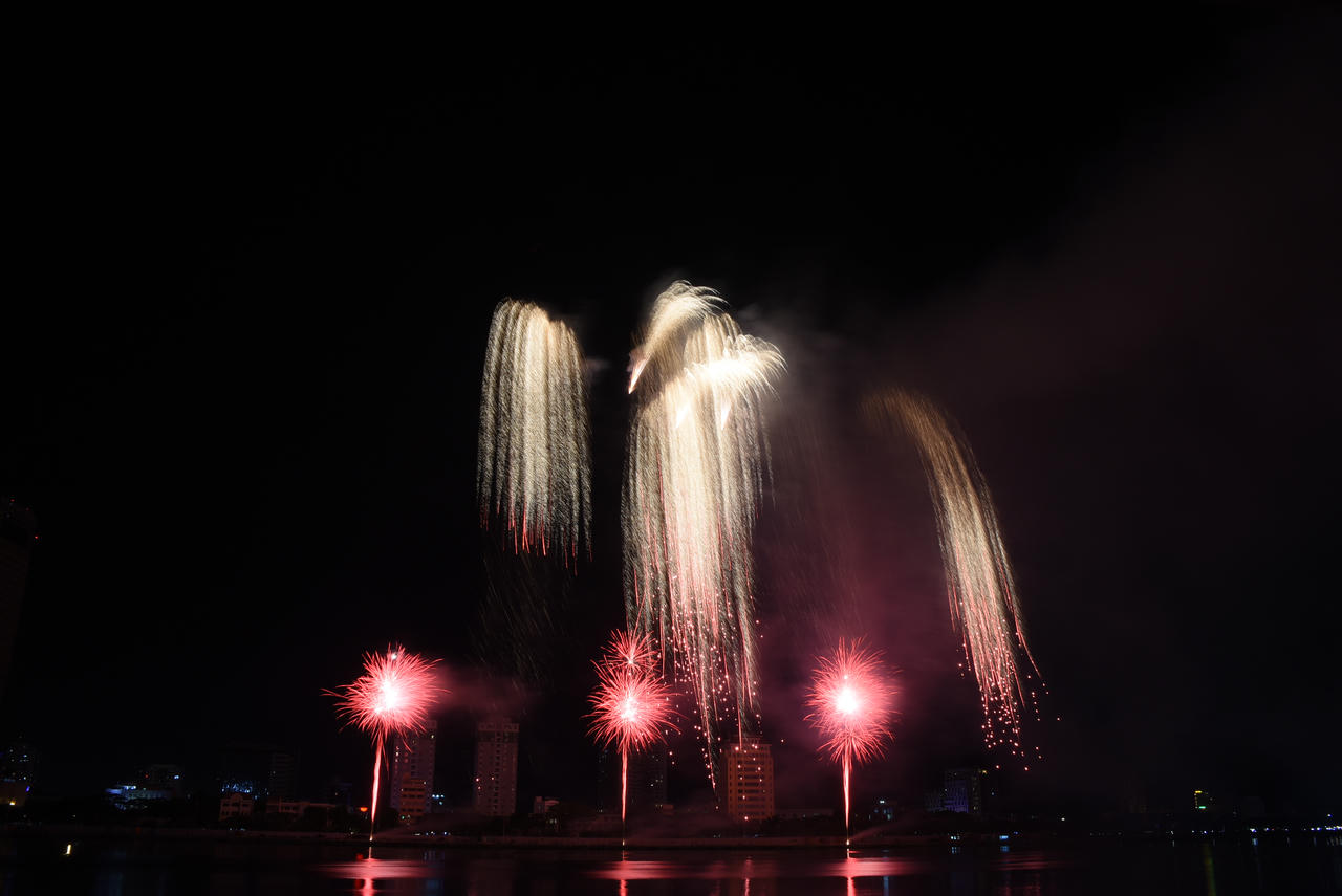 “Đại tiệc âm thanh, ánh sáng, sắc màu tuổi lên 10” trên dòng sông Hàn thơ mộng