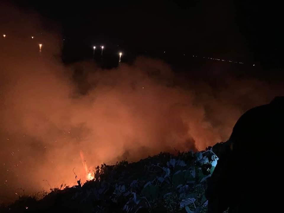 Đà Nẵng: Cháy lớn kéo dài nhiều giờ trên bán đảo Sơn Trà