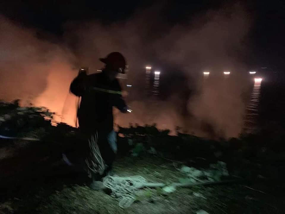 Đà Nẵng: Cháy lớn kéo dài nhiều giờ trên bán đảo Sơn Trà