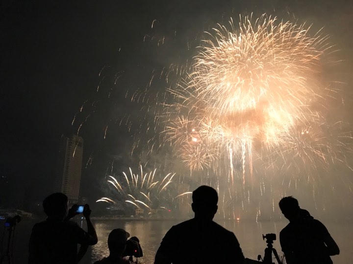 Dòng sông kể chuyện Tình yêu dưới mưa