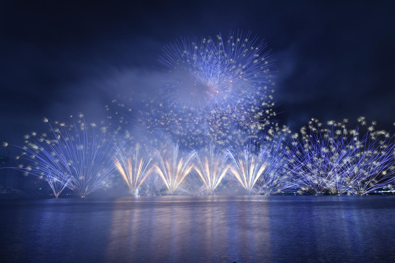 Dòng sông kể chuyện Tình yêu dưới mưa