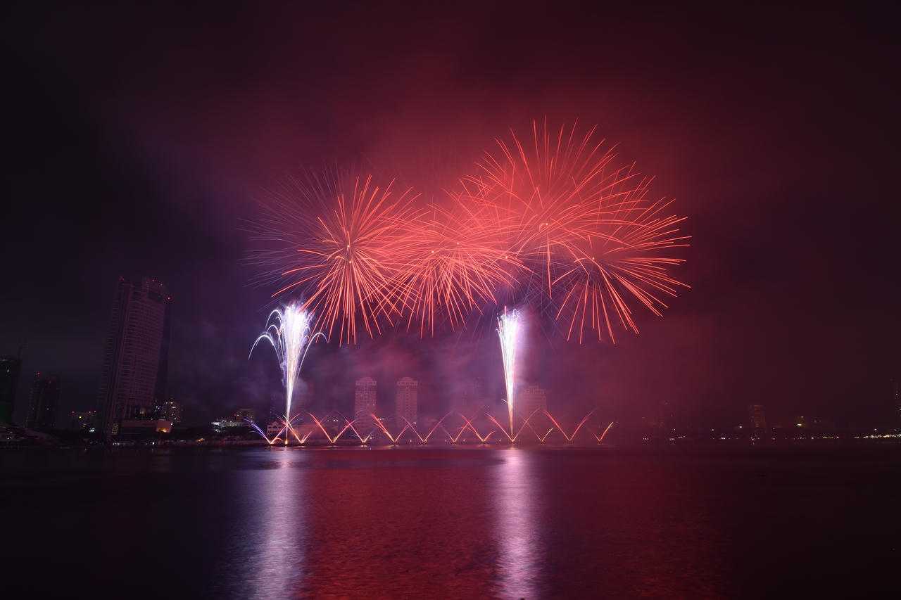 Dòng sông kể chuyện Tình yêu dưới mưa