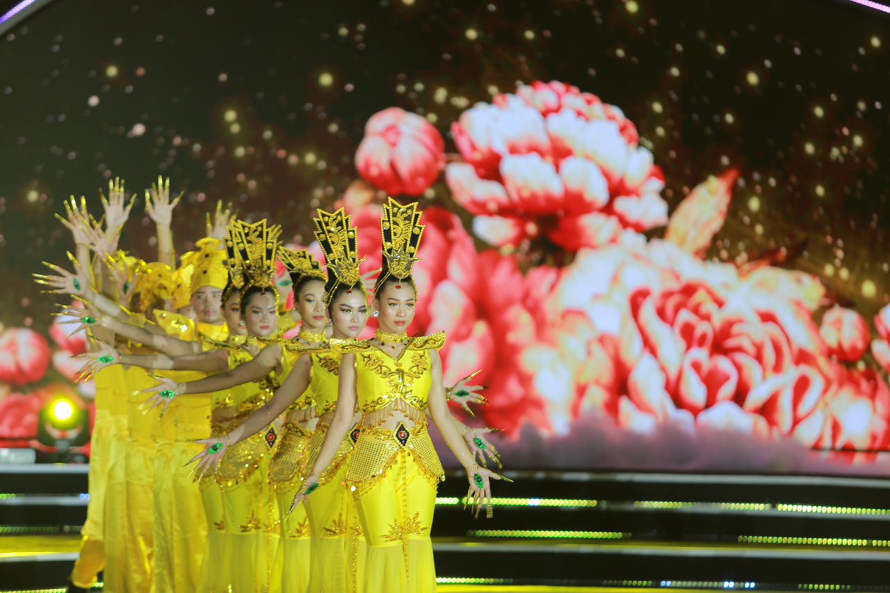 Ngắm đêm “Sắc màu” trên sông Hàn