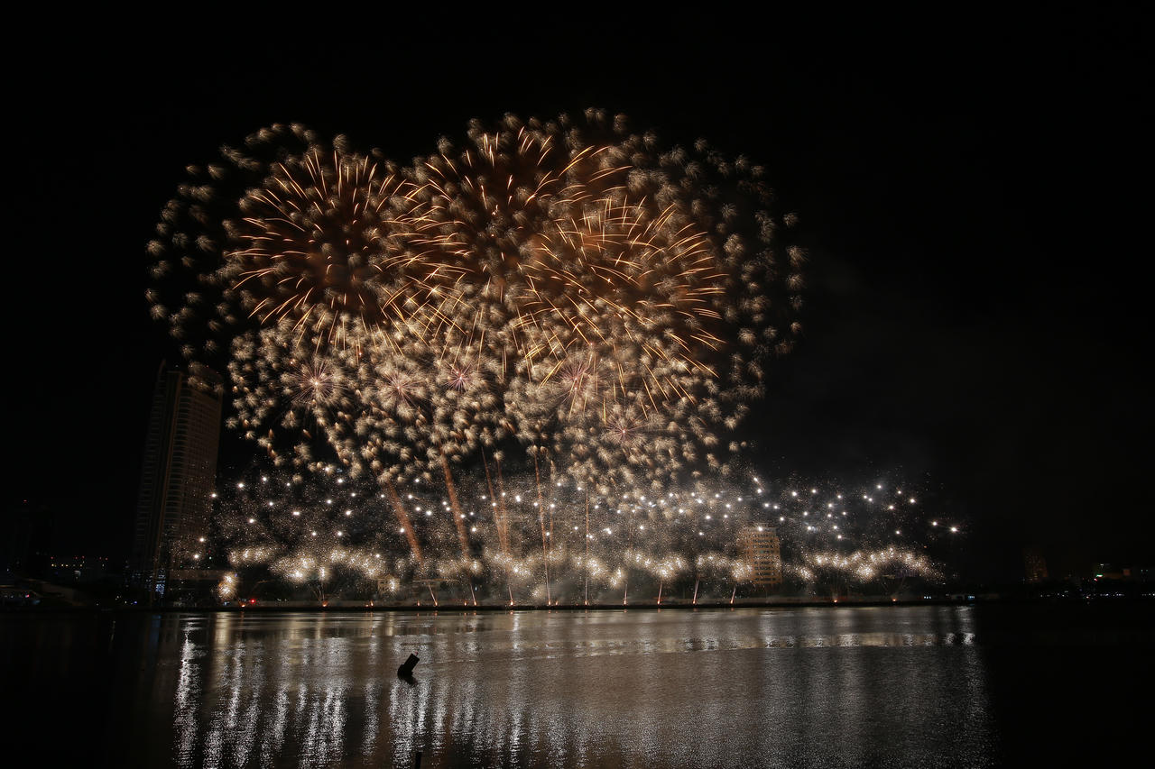 Ngắm đêm “Sắc màu” trên sông Hàn