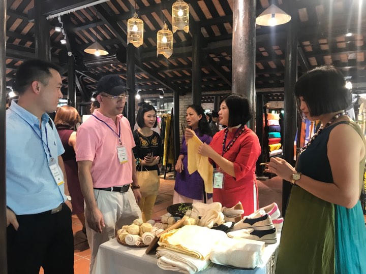 Đưa tơ lụa, thổ cẩm và văn hóa Việt Nam ra thế giới