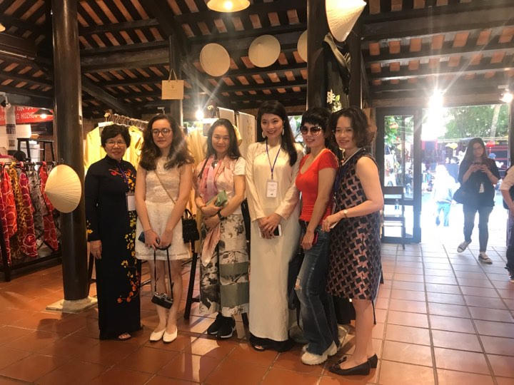 Đưa tơ lụa, thổ cẩm và văn hóa Việt Nam ra thế giới