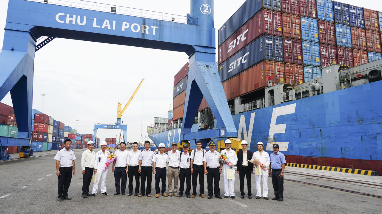Cảng Chu Lai đón tàu container tải trọng lớn nhất từ trước đến nay