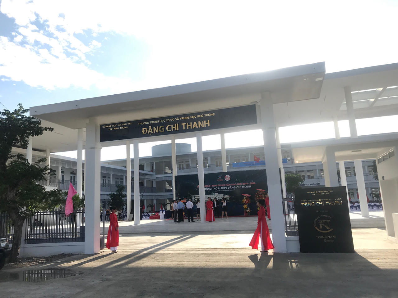 Ninh Thuận: Bàn giao, khai giảng trường THPT và THCS quy mô phục vụ 1.250 học sinh