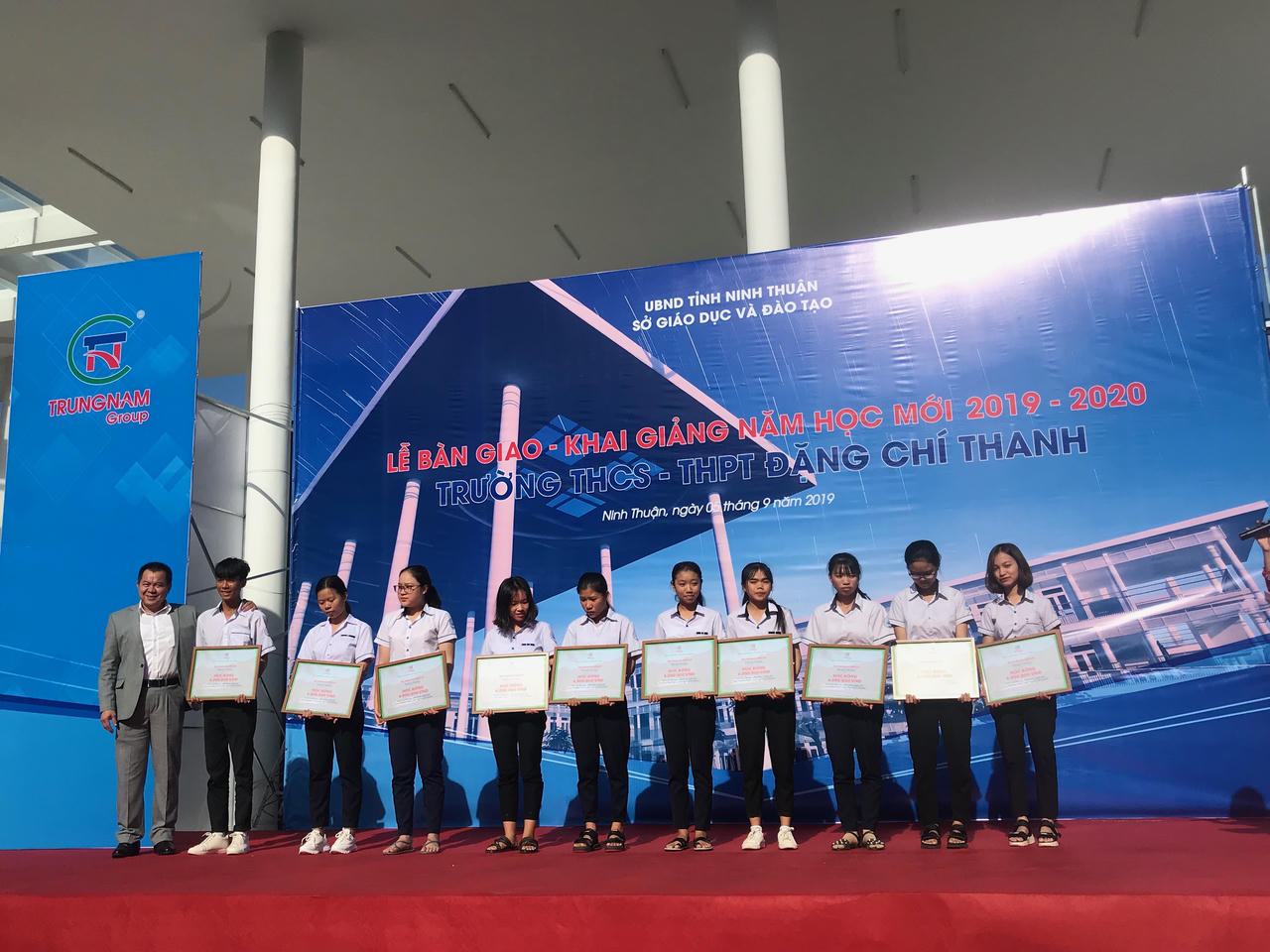 Ninh Thuận: Bàn giao, khai giảng trường THPT và THCS quy mô phục vụ 1.250 học sinh