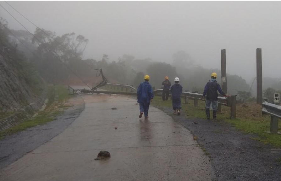 EVNCPC nỗ lực xử lý sự cố lưới điện do mưa lũ miền Trung