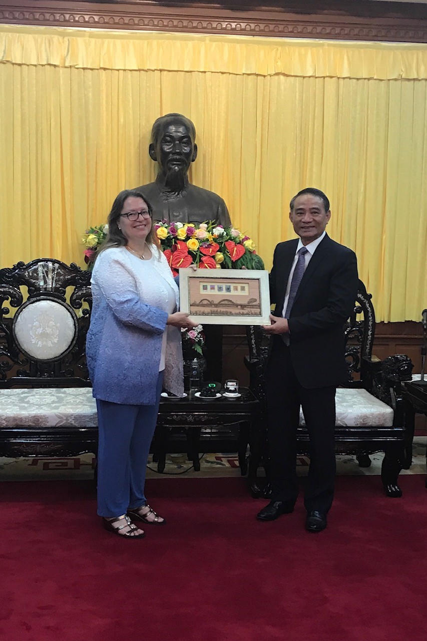 Tổng Lãnh sự Hoa Kỳ hoàn thành chuyến thăm đầu tiên đến Huế và Đà Nẵng