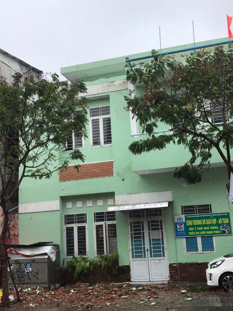 Đà Nẵng, Quảng Nam, Quảng Ngãi: Nhiều trường học bị hư hại nặng nề sau bão số 9