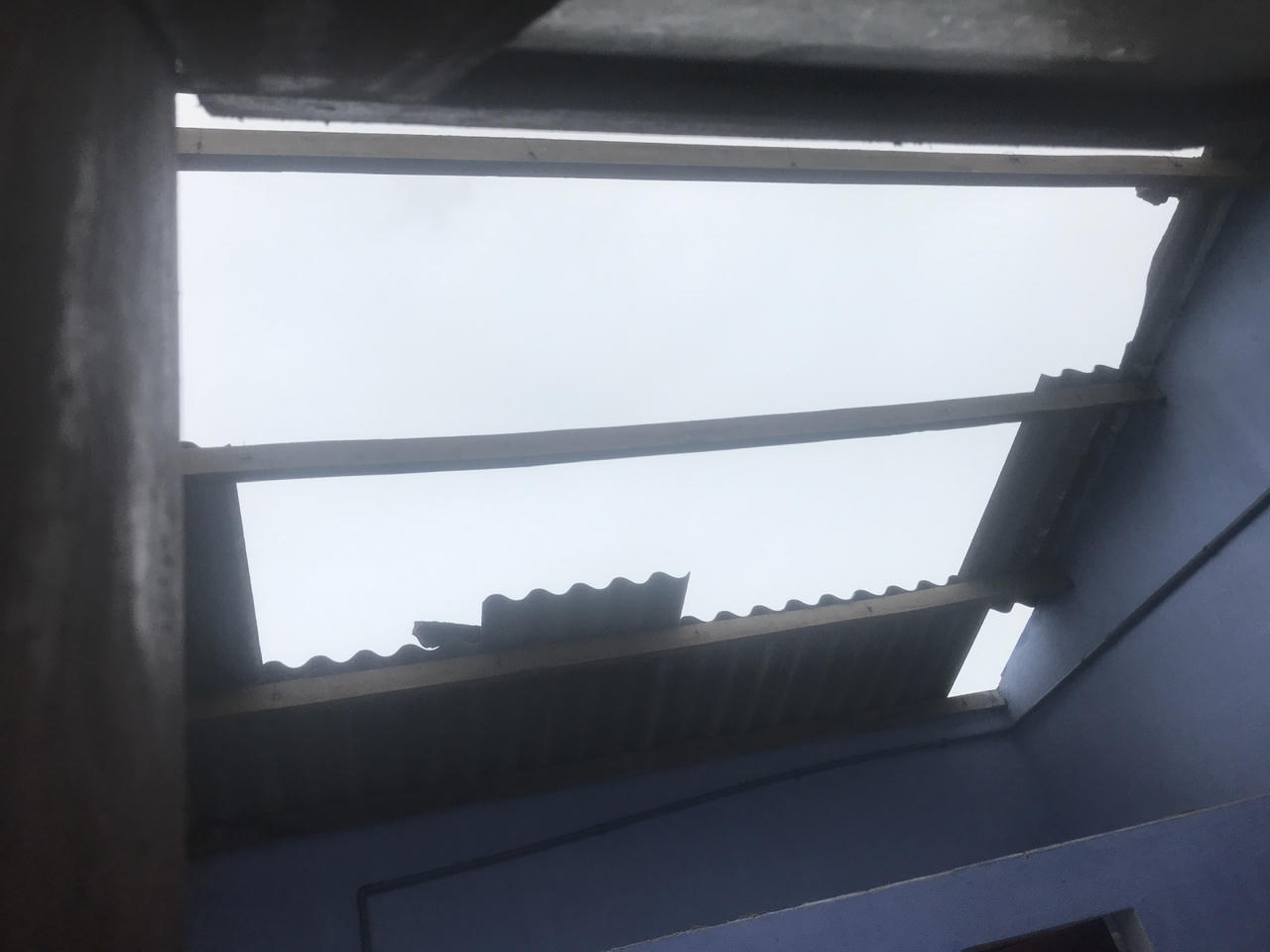 Đà Nẵng, Quảng Nam, Quảng Ngãi: Nhiều trường học bị hư hại nặng nề sau bão số 9