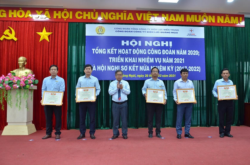 Công đoàn PC Quảng Ngãi đồng hành cùng chuyên môn, đảm bảo đời sống việc làm cho người lao động