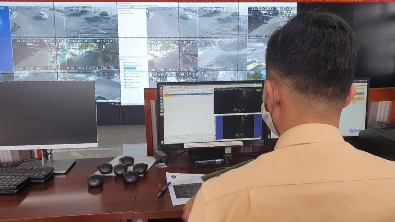 Nữ sinh viên trình báo bị lừa hơn 800 triệu đồng vì tin CSGT 'dỏm'