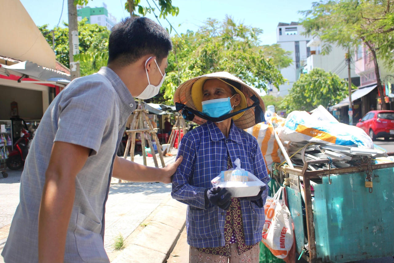 Đà Nẵng hỗ trợ gần 100 tỷ đồng cho người lao động khó khăn do dịch COVID-19