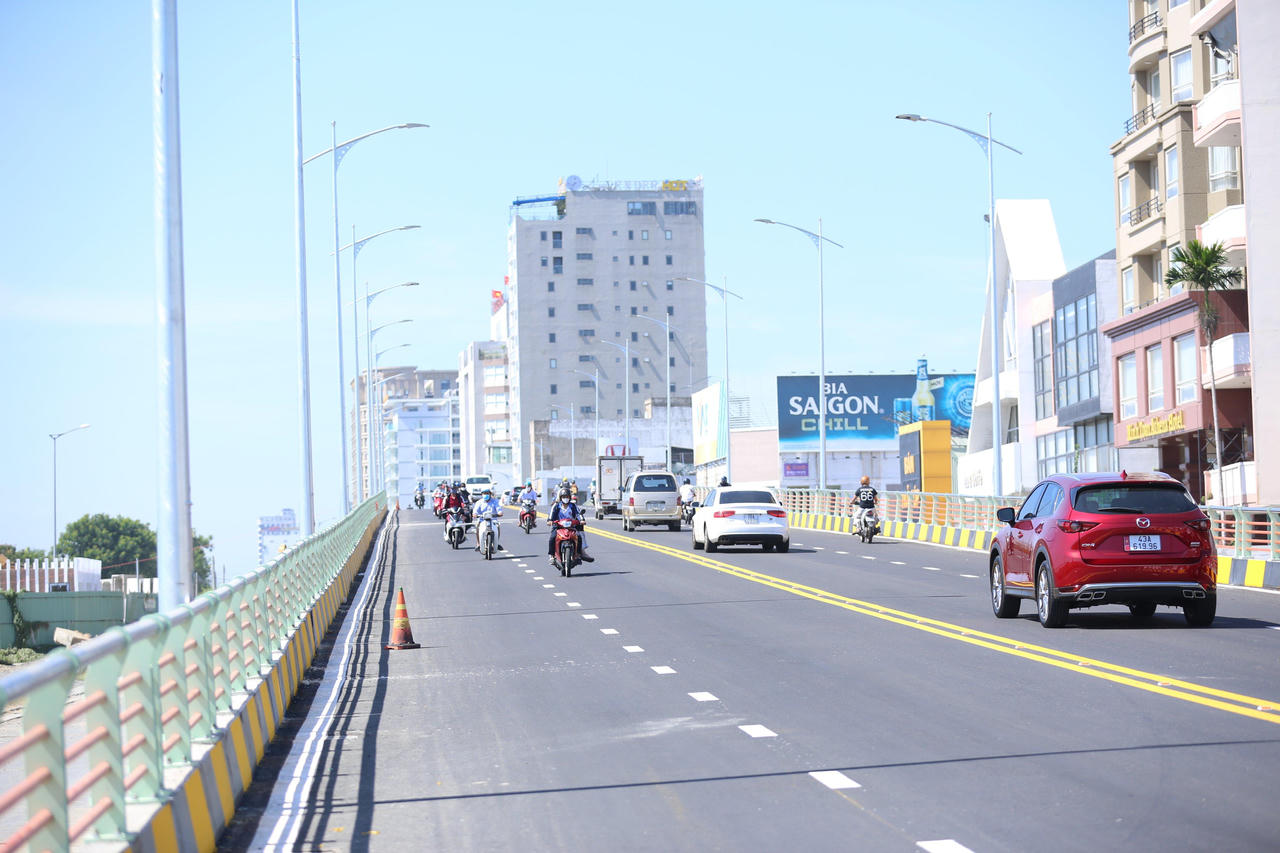 Thông xe cầu vượt nút giao thông hơn 700 tỷ đồng ở trung tâm Đà Nẵng