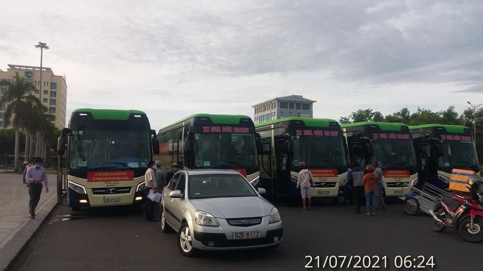 Đà Nẵng, Quảng Nam đón người dân từ TP HCM về quê