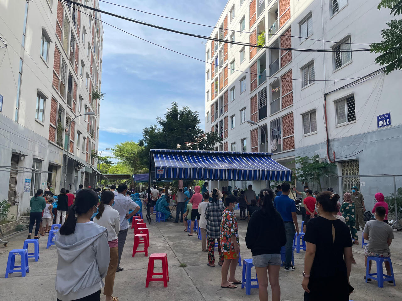 Vụ Phó chánh văn phòng Đoàn ĐBQH tát nữ nhân viên y tế: "Khi bệnh nhân không phải là “nghịch tử” thì chúng tôi mới là “từ mẫu”"