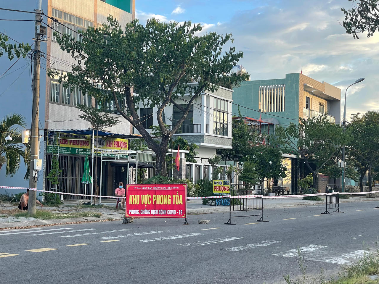 Đà Nẵng chính thức phát tiền từ ngân sách hỗ trợ người dân vùng cách ly y tế