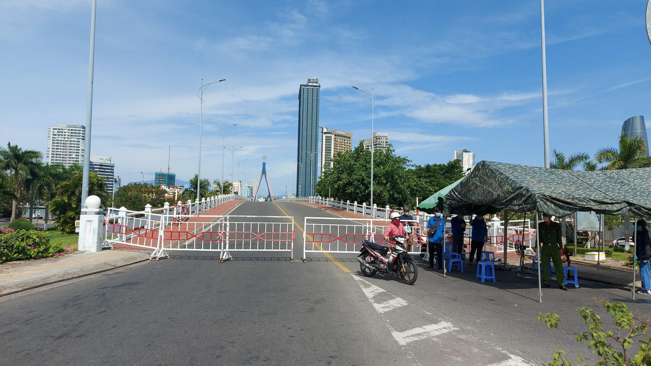 Đà Nẵng đóng cầu Thuận Phước và cầu sông Hàn để “khoá” nguồn lây trong phòng chống dịch COVID-19