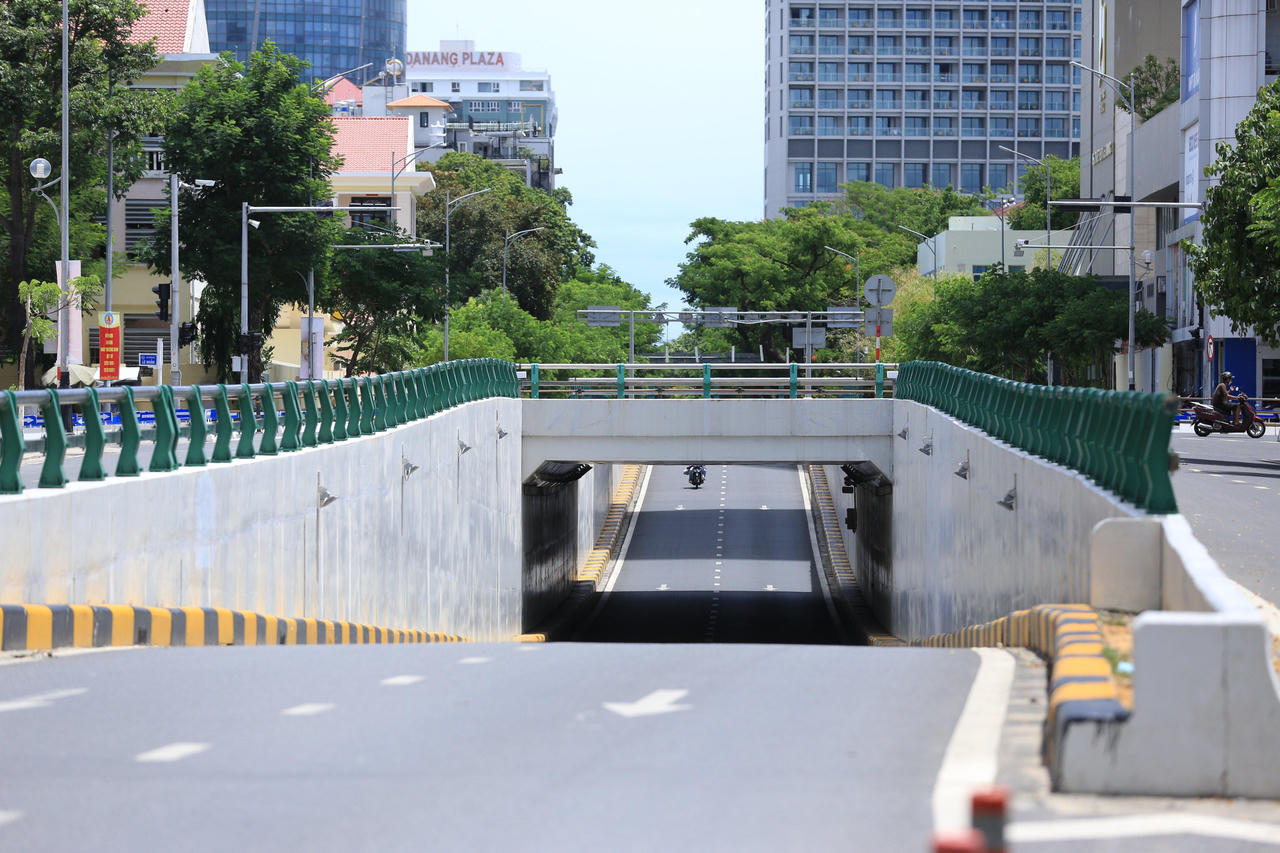 Những con phố 'lặng thinh' khi Đà Nẵng giãn cách xã hội