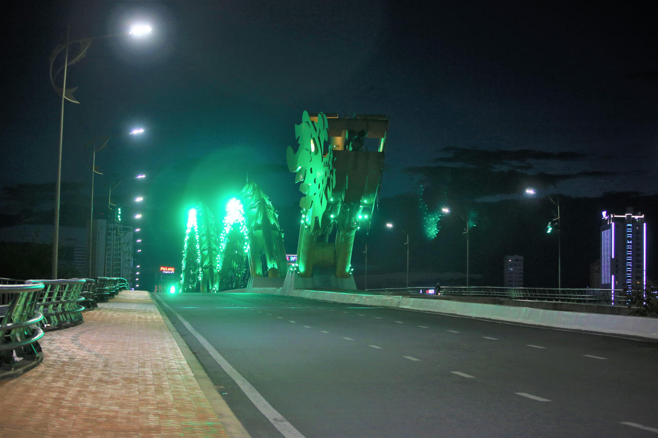 Những con phố 'lặng thinh' khi Đà Nẵng giãn cách xã hội