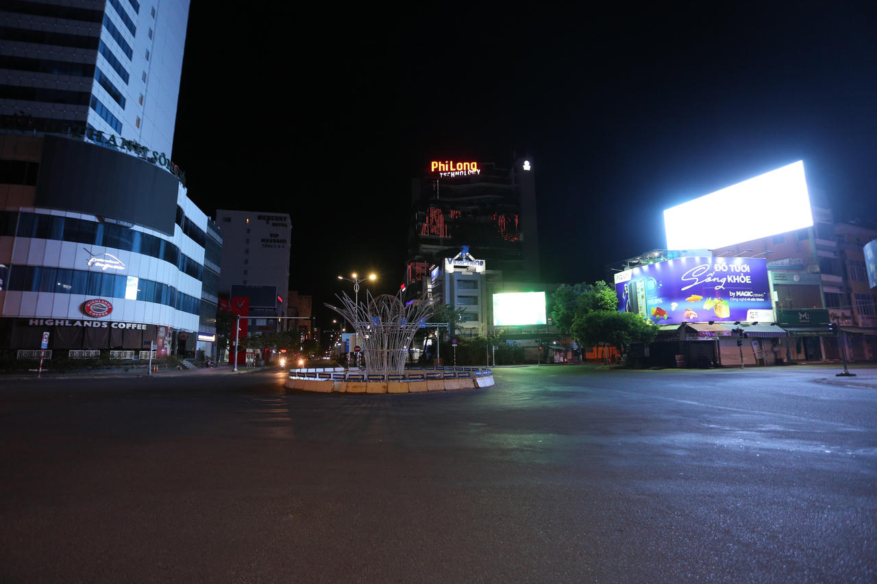 Những con phố 'lặng thinh' khi Đà Nẵng giãn cách xã hội