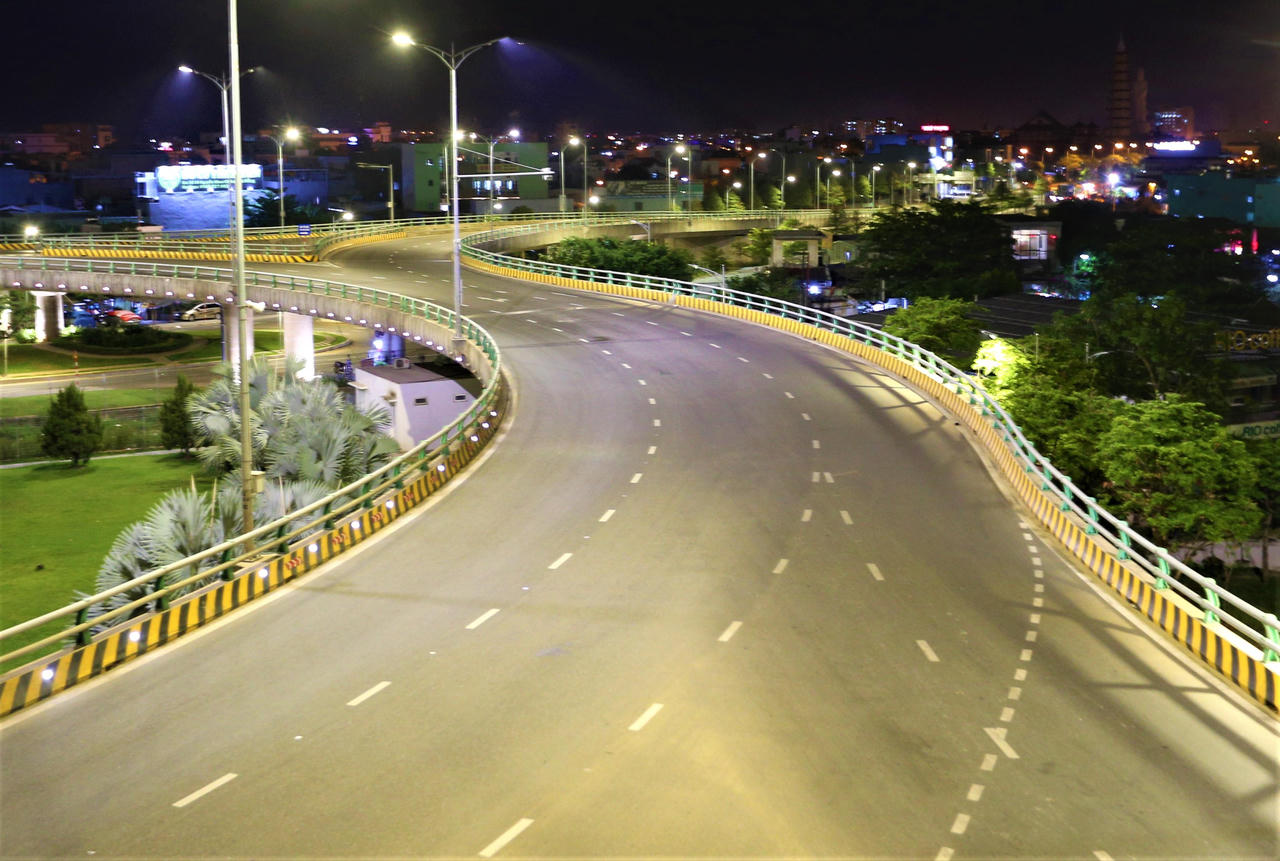 Những con phố 'lặng thinh' khi Đà Nẵng giãn cách xã hội