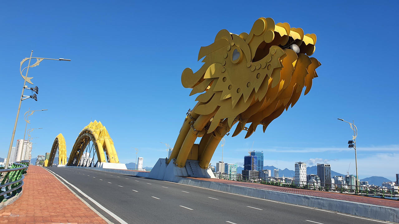 Đường phố Đà Nẵng 'bất động' trong ngày đầu 'phong thành'