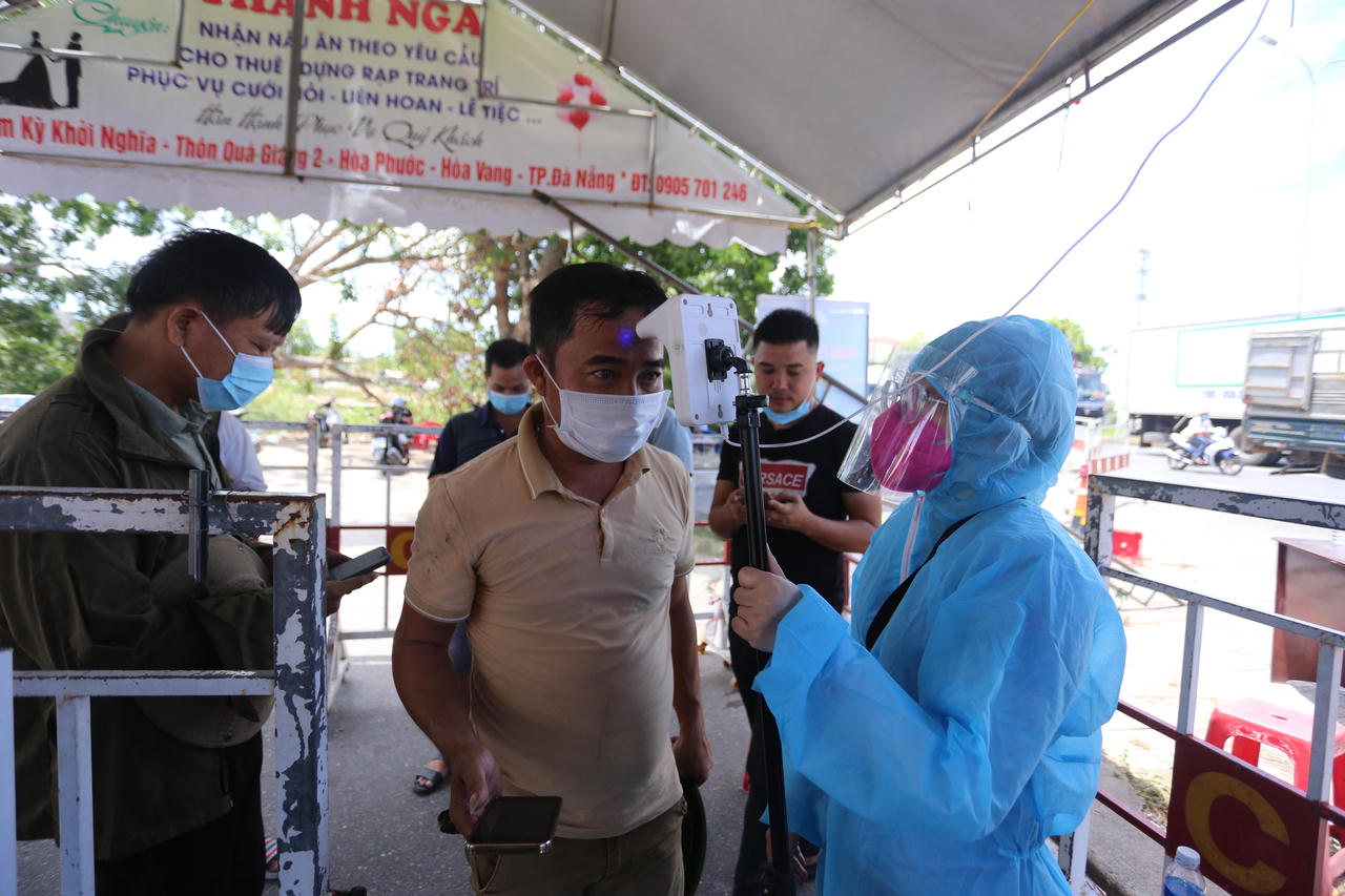 Đà Nẵng test nhanh kháng nguyên SARS-CoV-2 tại các cửa ngõ thành phố từ 0h ngày 19/8